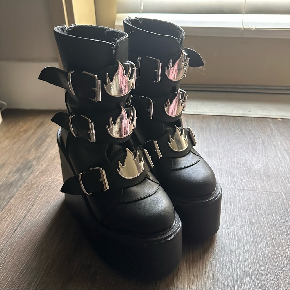 YRU Black and Silver Platform Boots